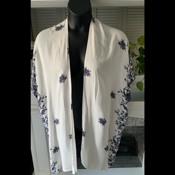 Altar’d State Kimono, Caftán swimsuit cover up flowy boho Vacation boho Sz Small - Picture 2 of 10